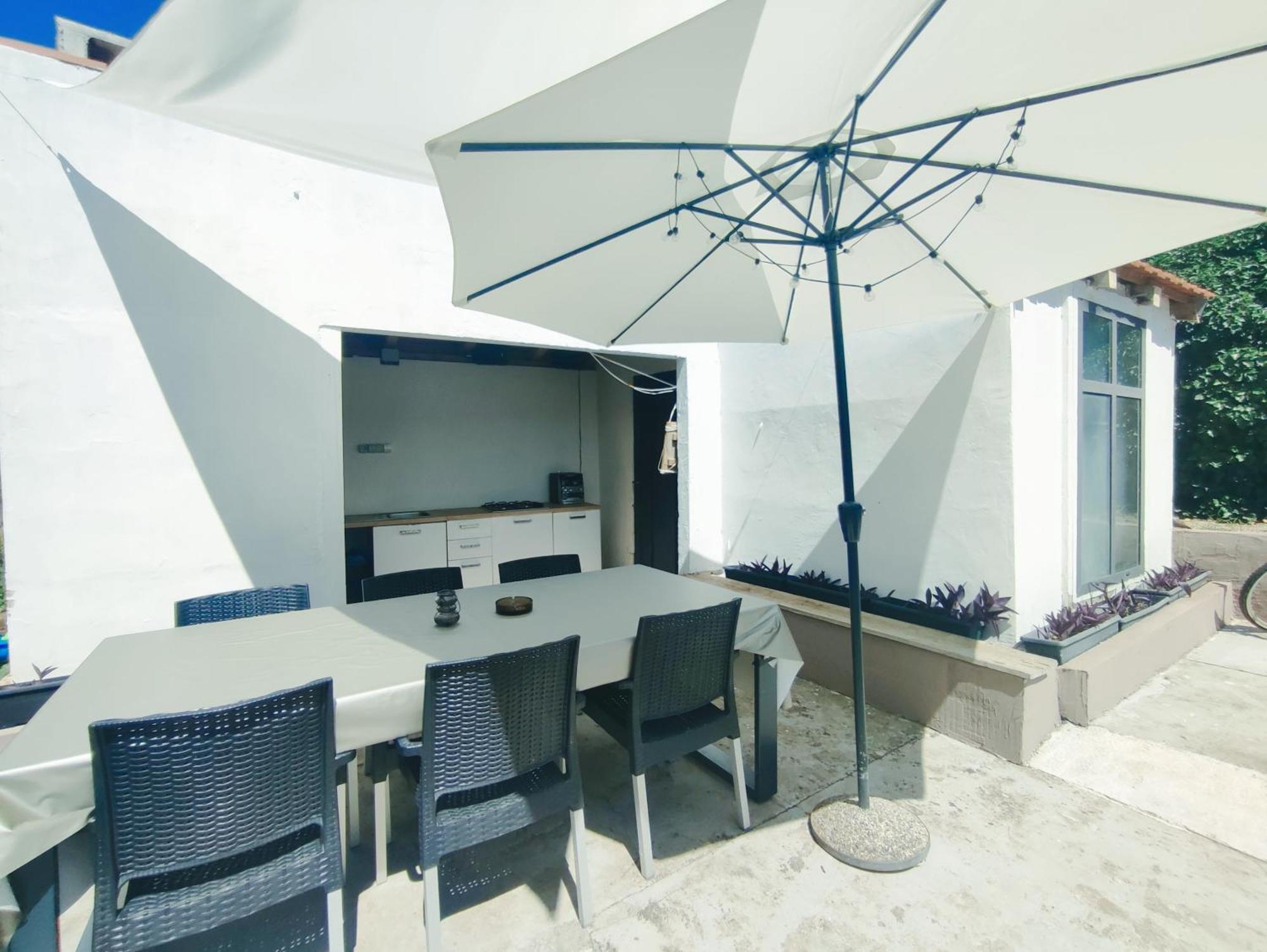 Garden Apartment Sutomiscica Bagian luar foto