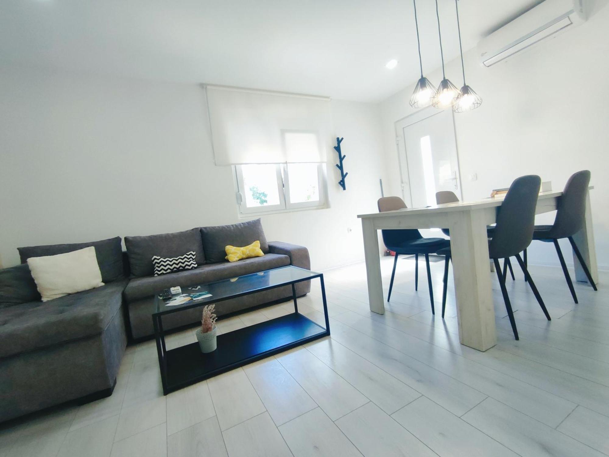 Garden Apartment Sutomiscica Bagian luar foto