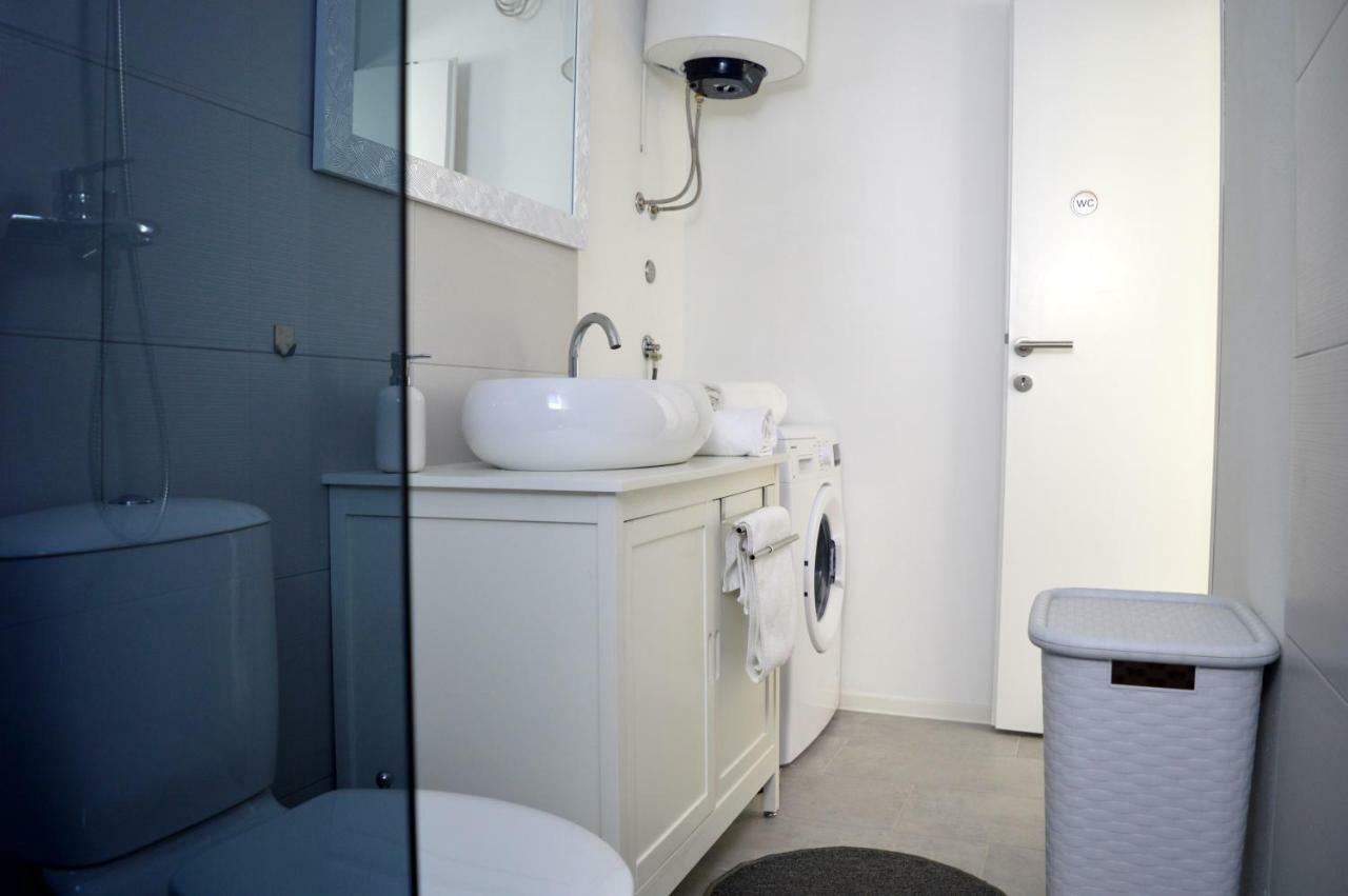 Garden Apartment Sutomiscica Bagian luar foto
